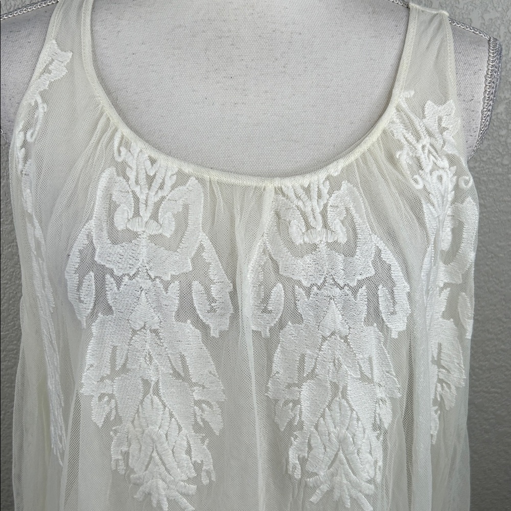 XCVI Cream Boho Floral Sheer Festival Romantic Lace Flowy Top Size Medium - Picture 4 of 8